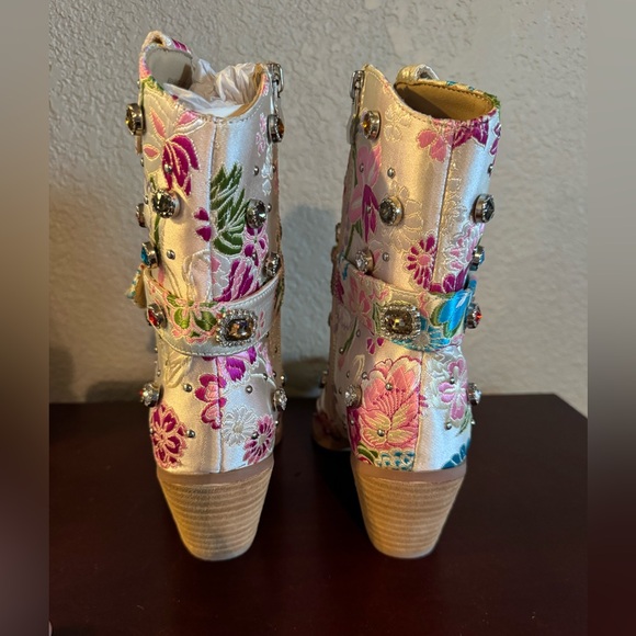 Brand New Mi.iM Floral Embellished Boots - Multicolor - Picture 4 of 5